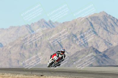 media/Dec-01-2025-Moto Forza (Mon) [[2daa91e15f]]/3-Beginner Group/Session 4 Turn 9/